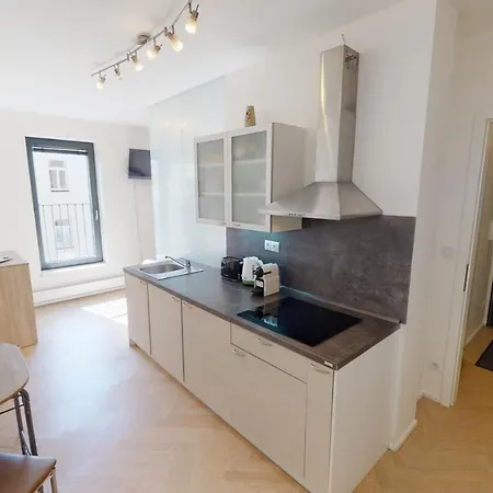 Onsite Free Garage Parking, 10Min Centre By Bus Apartment Prague Exterior photo