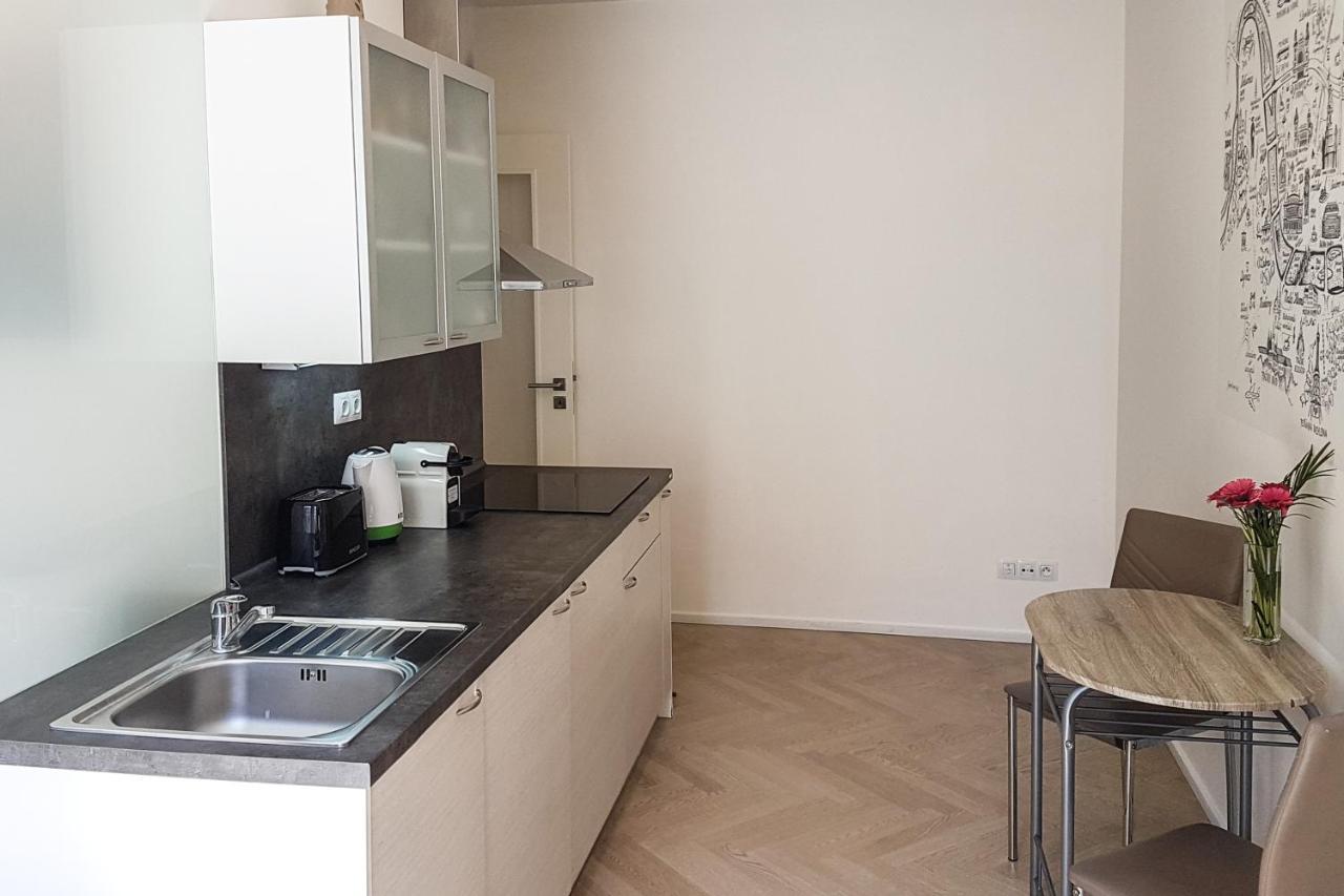 Onsite Free Garage Parking, 10min Centre By Bus Прага