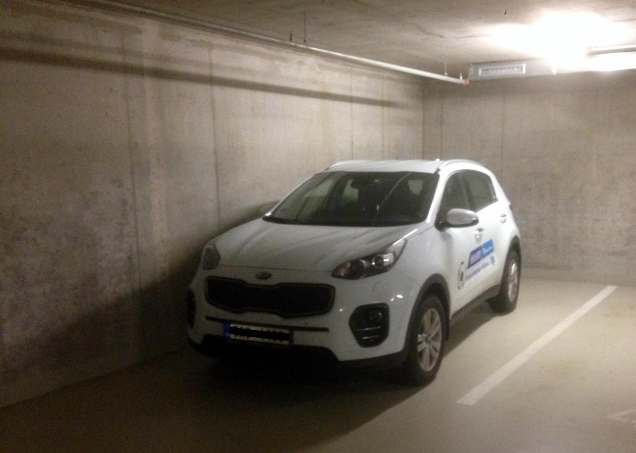 Onsite Free Garage Parking, 10min Centre By Bus * 布拉格